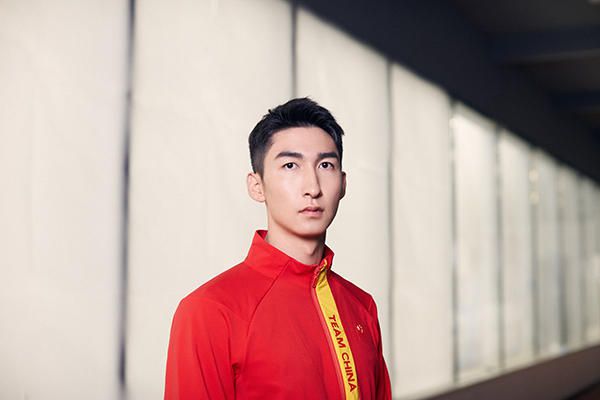 女仆扒开给客人玩